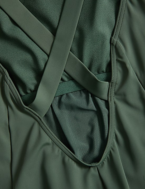 Bañador de cuello alto con sujeción del vientre y tirantes