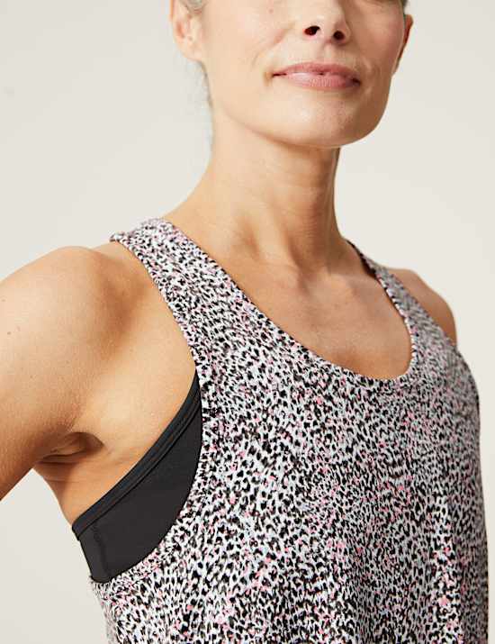 Scoop Neck Relaxed Sleeveless Yoga Top