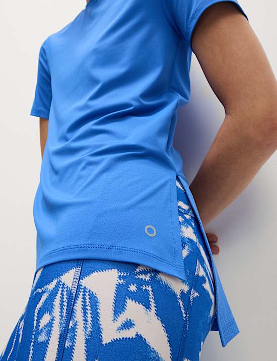 Kaus Oblong dengan Sisi Belakang Jaring dan Leher U Rendah