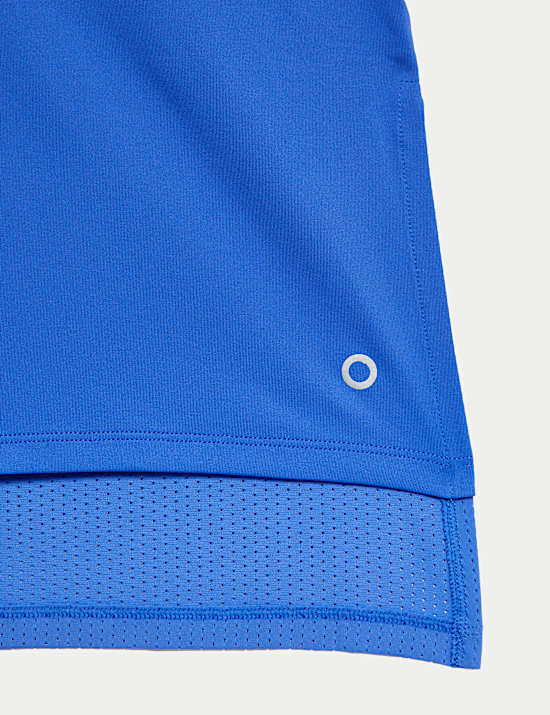 Kaus Oblong dengan Sisi Belakang Jaring dan Leher U Rendah