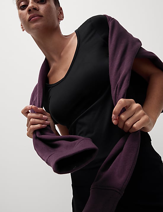 Kaus Oblong Crop Yoga Pas Badan Leher Sweetheart