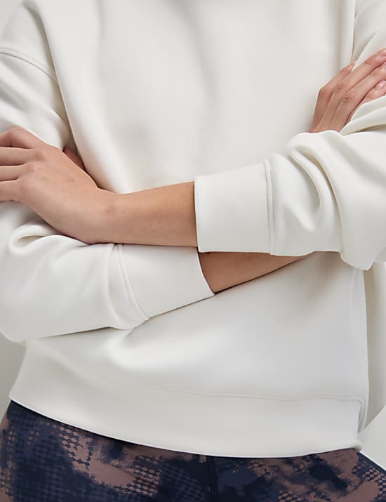 Oversized yogasweater met plooi achter