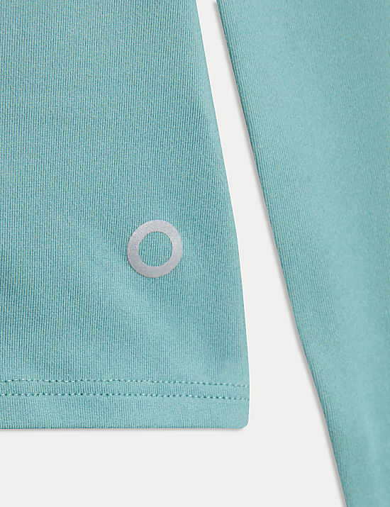 Yogatop met lage ronde hals en wikkelstijl op de rug