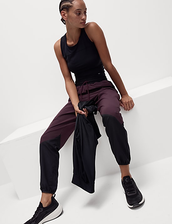 Taps toelopende joggingbroek met hoge taille en panden