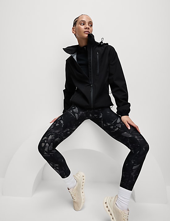 &Alpha;&delta;&iota;ά&beta;&rho;&omicron;&chi;&omicron; &alpha;&theta;&lambda;&eta;&tau;&iota;&kappa;ό &tau;&zeta;ά&kappa;&epsilon;&tau; &mu;&epsilon; &kappa;&omicron;&upsilon;&kappa;&omicron;ύ&lambda;&alpha; &kappa;&alpha;&iota; Stormwear&trade; Ultra