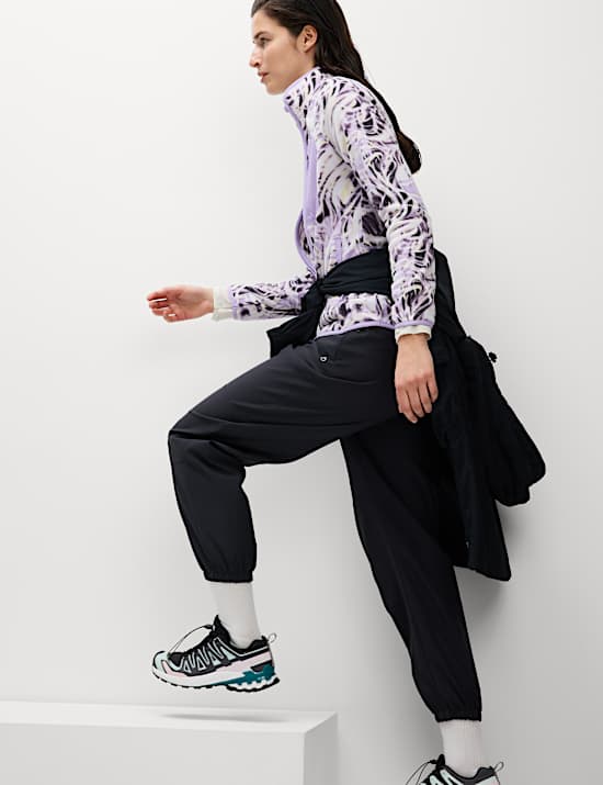 Veste thermique en polaire &agrave; col chemin&eacute;e, fermeture &agrave; glissi&egrave;re et imprim&eacute;