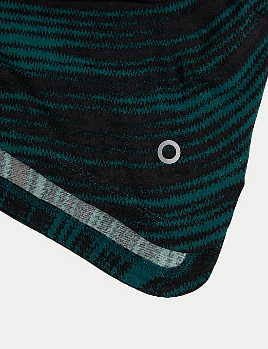 Printed Scoop Neck Fitted T-Shirt