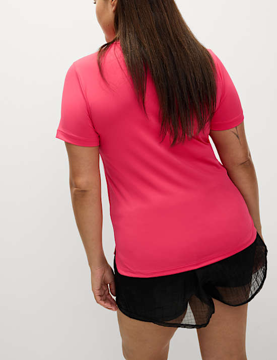 Scoop Neck Fitted T-Shirt