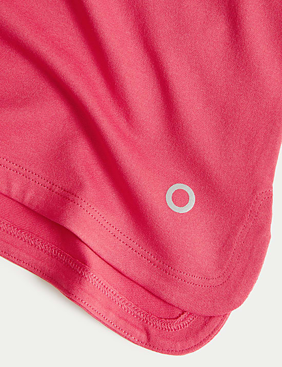 Kaus Oblong Ketat Leher U Rendah