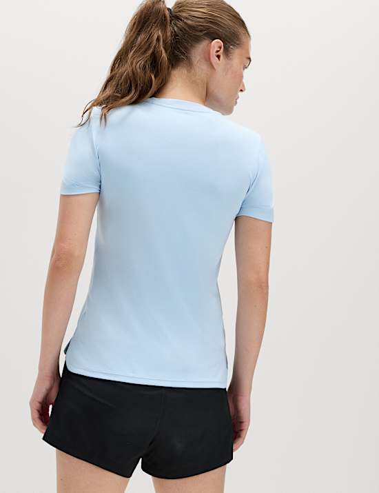 Scoop Neck Fitted T-Shirt