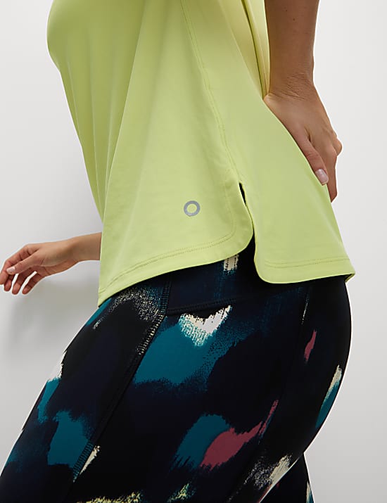 Scoop Neck Fitted T-Shirt