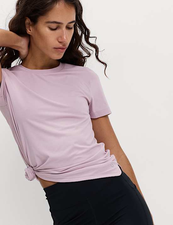 Camiseta ajustada de escote abierto