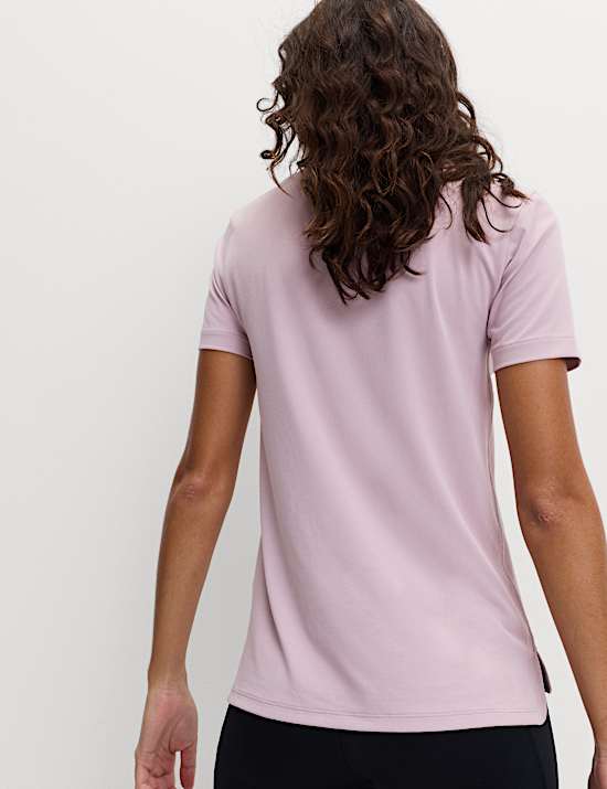 Camiseta ajustada de escote abierto