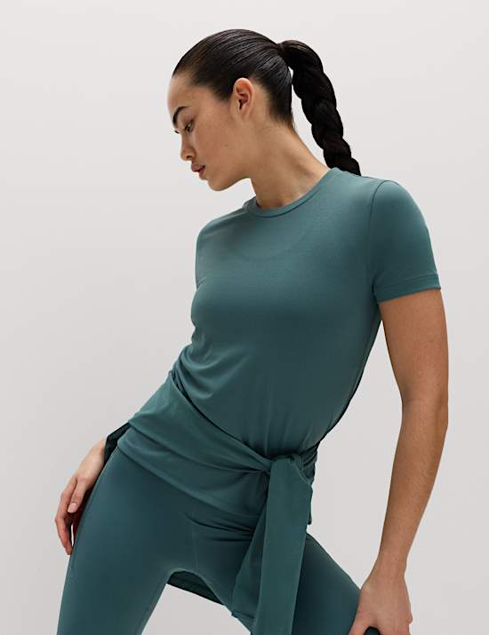 Scoop Neck Fitted T-Shirt