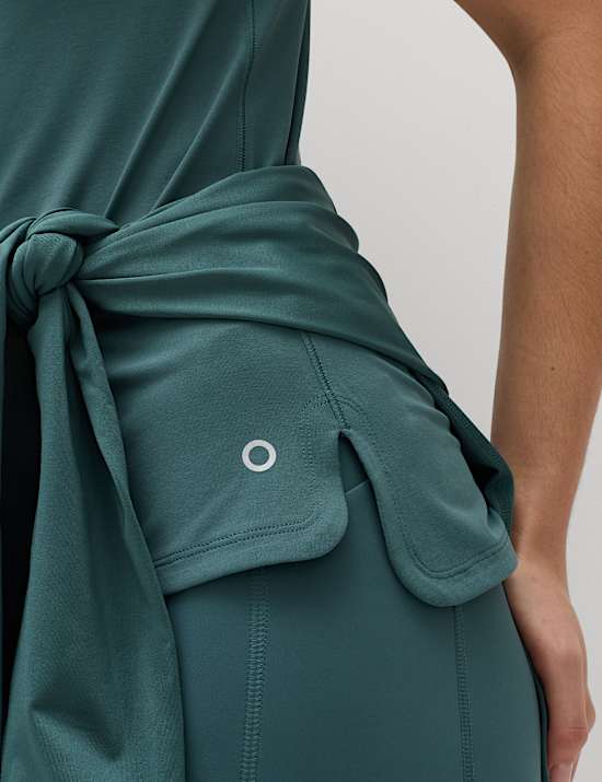 Scoop Neck Fitted T-Shirt