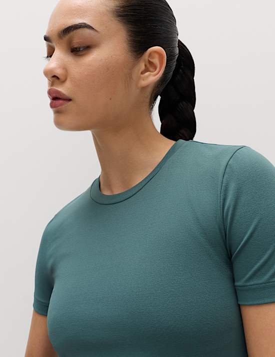 Scoop Neck Fitted T-Shirt