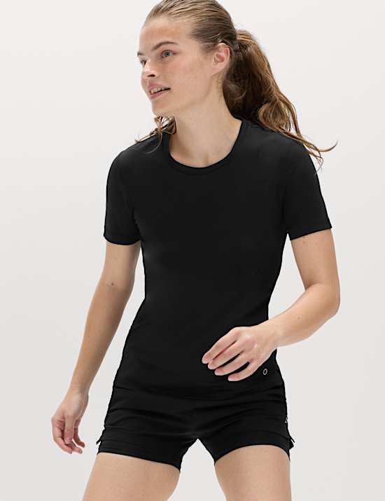 Scoop Neck Fitted T-Shirt