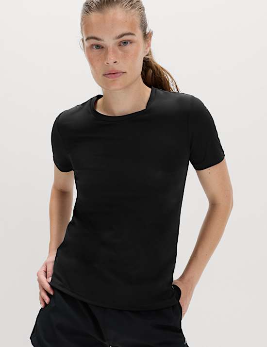 Scoop Neck Fitted T-Shirt