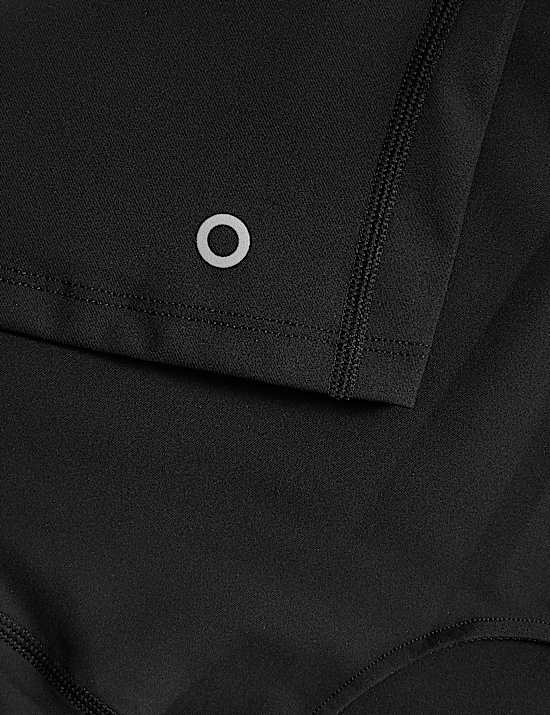 D&eacute;bardeur coupe courte et ajust&eacute;e &agrave; d&eacute;collet&eacute; rond