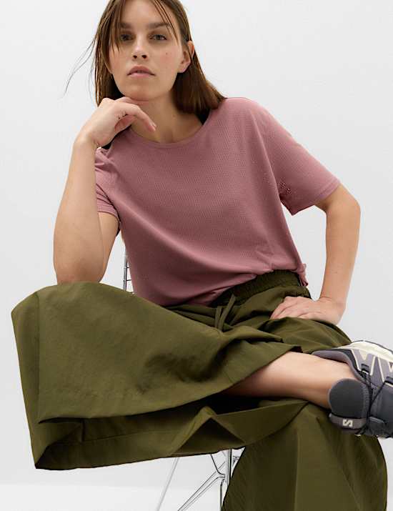 Round Neck Mesh Relaxed T-shirt