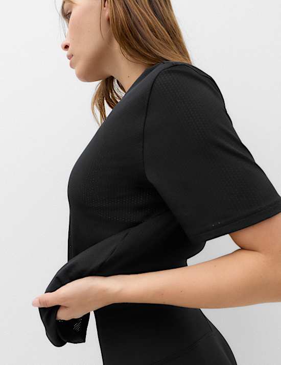 Ontspannen T-shirt met ronde hals en mesh