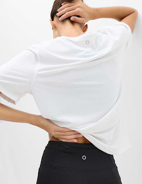 Round Neck Mesh Relaxed T-shirt