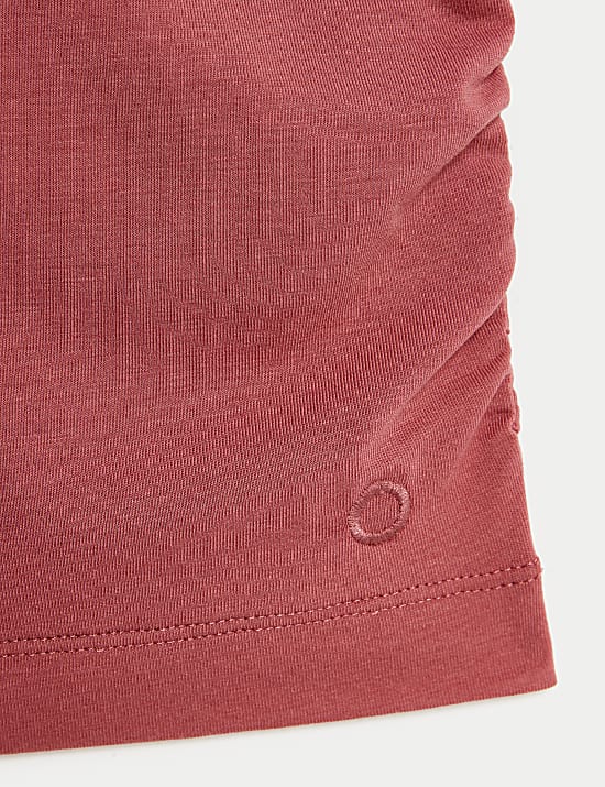 Licht yoga-T-shirt met wijde, ronde hals en ruches