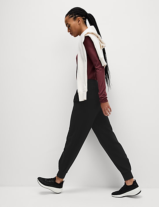 Joggers & track pants