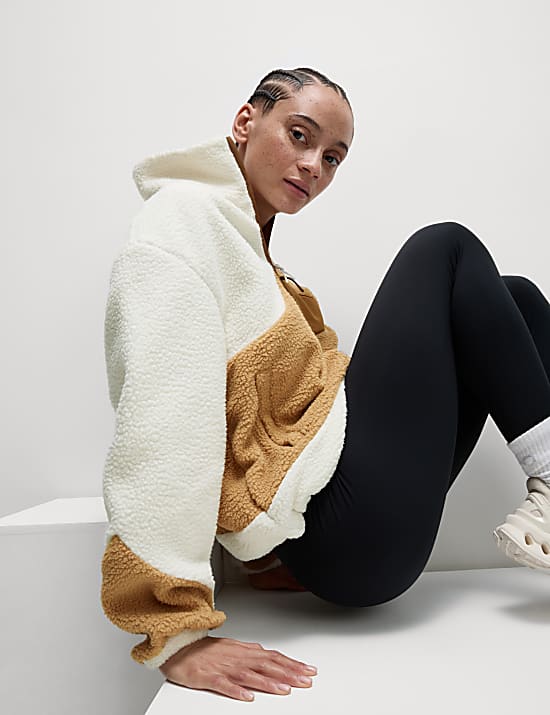 Fleece met opstaande kraag en rits van borgstof