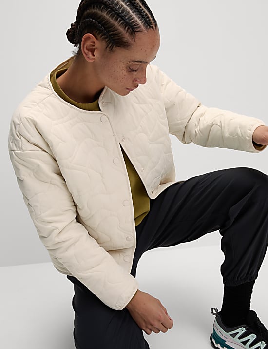 Licht, kraagloos, doorgestikt jack