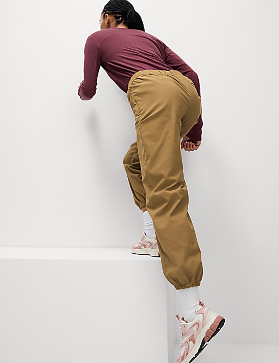 Vycházkové kalhoty volného střihu s technologií Stormwear™