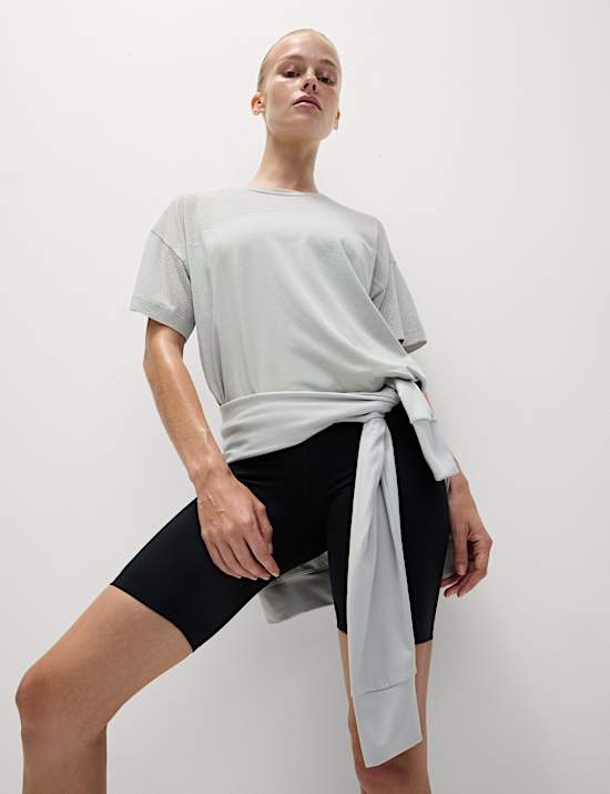 חולצת טי קלת משקל ליוגה מתערובת כותנה