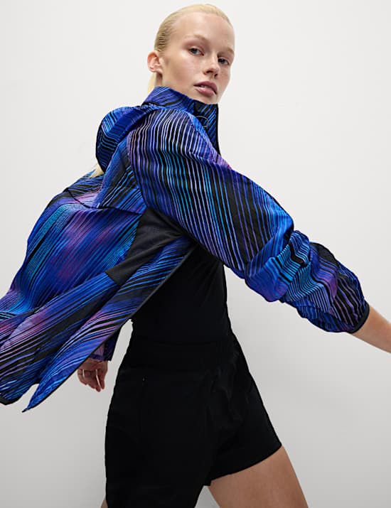 Woven Lightweight Mesh Panel Run Jacket