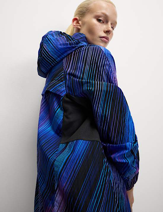 Woven Lightweight Mesh Panel Run Jacket