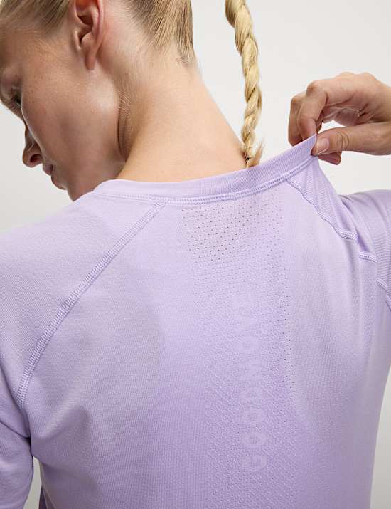 Lightweight Crew Neck Seamless Fitted T-Shirt