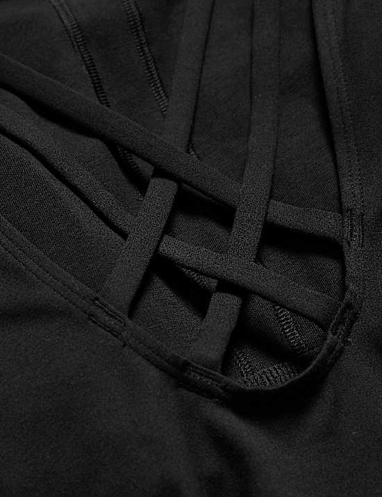 Go Balance Body mit schmalen Trägern hinten und eng anliegender Passform