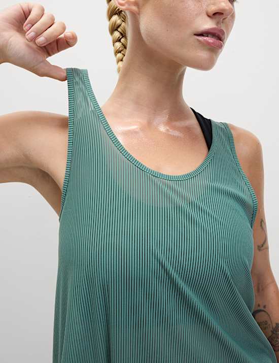 Tops & t-shirts