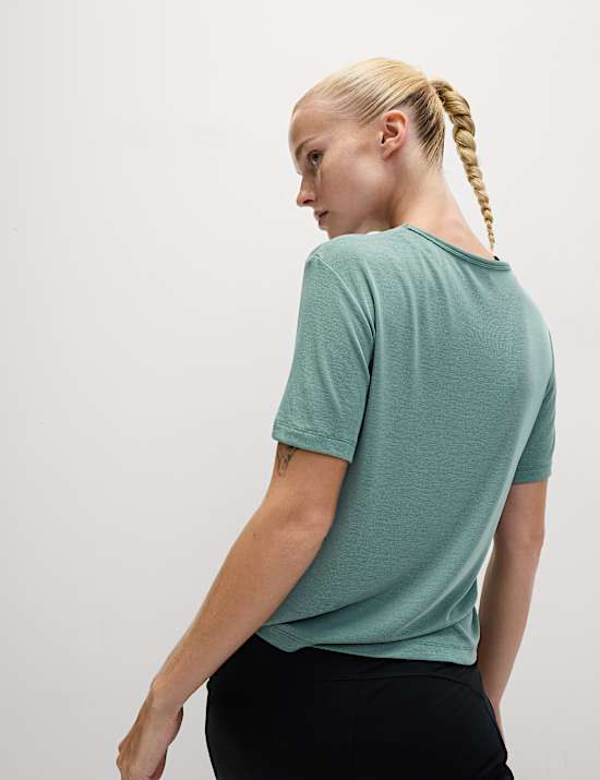 Μπλουζάκι Boxy με Ριμπ Υφάνση και Στρογγυλή Λαιμόκοψη από Modal