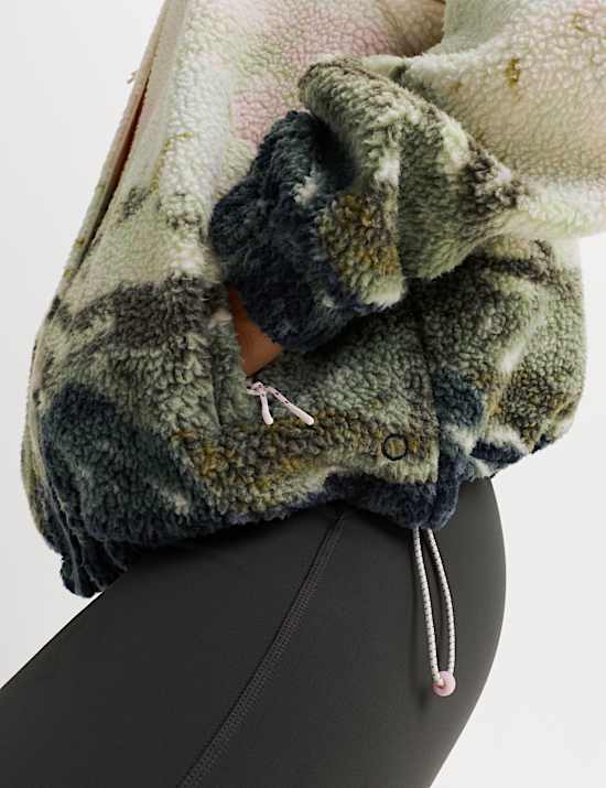 ז'קט פליז דמוי צמר עם צווארון נשפך והדפס