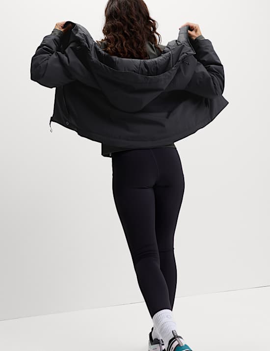 Nepromokavá bunda s kapucí a technologií Stormwear a technologií Stormwear a s kapucí