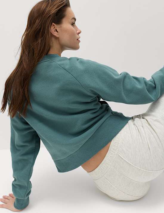 סווטשירט עשיר בכותנה עם צווארון עגול