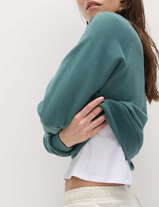 סווטשירט עשיר בכותנה עם צווארון עגול