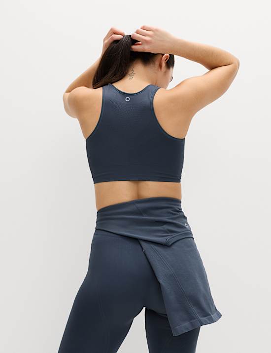 Korte nauwsluitende, naadloze top met wijde, ronde hals van jacquardstof