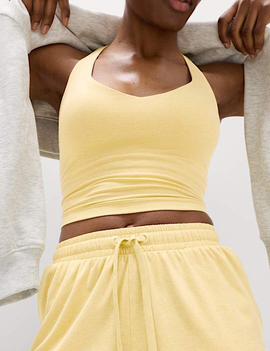 Maillot de corps ultra doux coupe courte et ajust&eacute;e &agrave; d&eacute;collet&eacute; rond