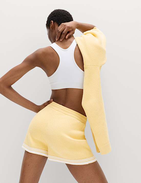 L&auml;ssig geschnittene Shorts mit hohem Baumwollanteil