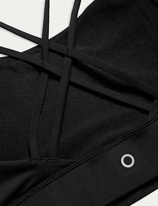 ביקיני חלק עליון עם מחשוף עגול ורחב וכתפיות דקות בגב