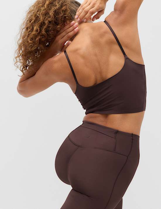 Błyszczący crop top z dekoltem w serce