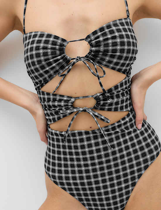 Maillot de bain bandeau ajour&eacute; &agrave; carreaux