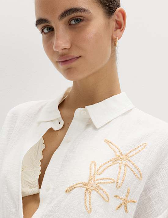 Vy&scaron;&iacute;van&aacute; pl&aacute;žov&aacute; ko&scaron;ile s kr&aacute;tk&yacute;m ruk&aacute;vem s vysok&yacute;m pod&iacute;lem bavlny