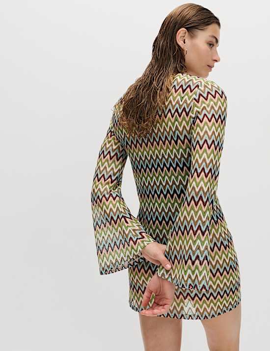 Robe de plage coupe courte &agrave; col en V et motif textur&eacute;